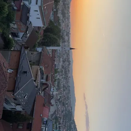 Old Town Hideaway 2 Apartment *